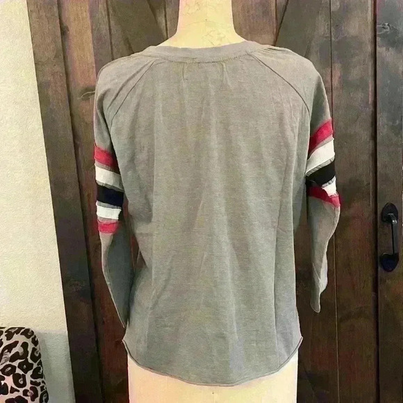 No Comment, athletic striped sleeve T-shirt. Size L - Picture 2 of 8